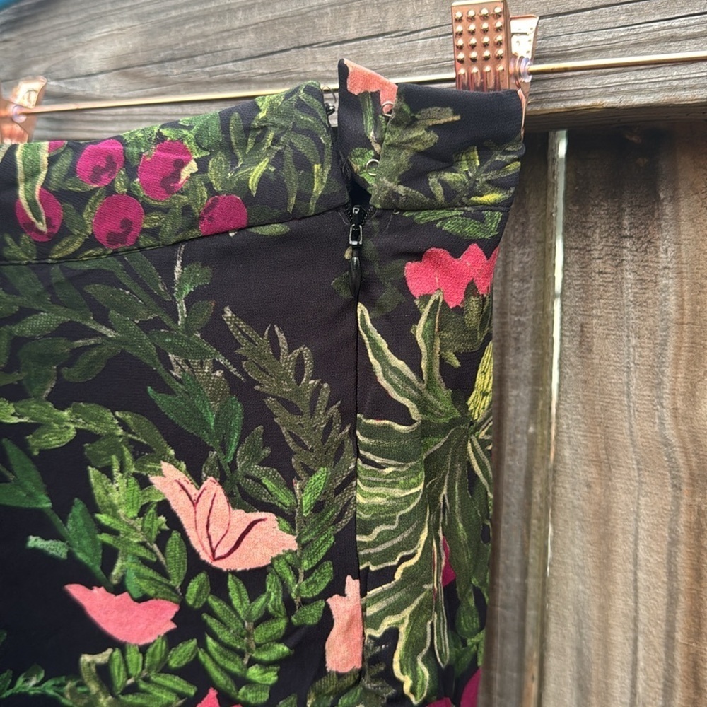 Prints by Radhika Jaipur, multi colored flared pants, size 28 - Picture 8 of 8